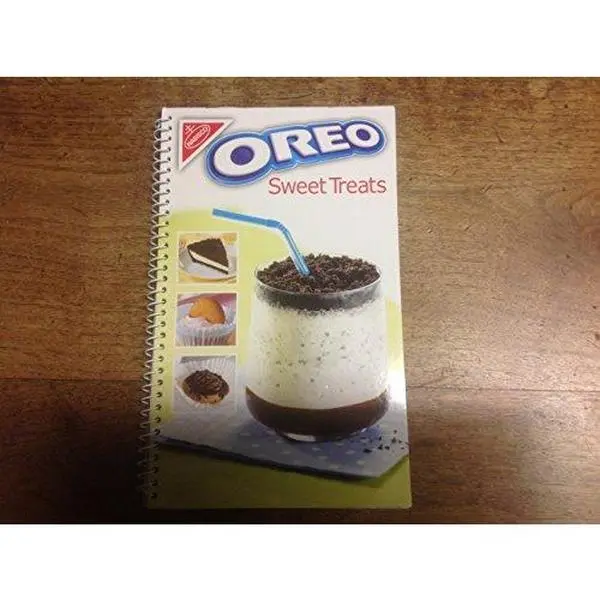 Used Oreo Sweet Treats Cooking Recipe Book by Nabisco (Published by Kraft Foods)