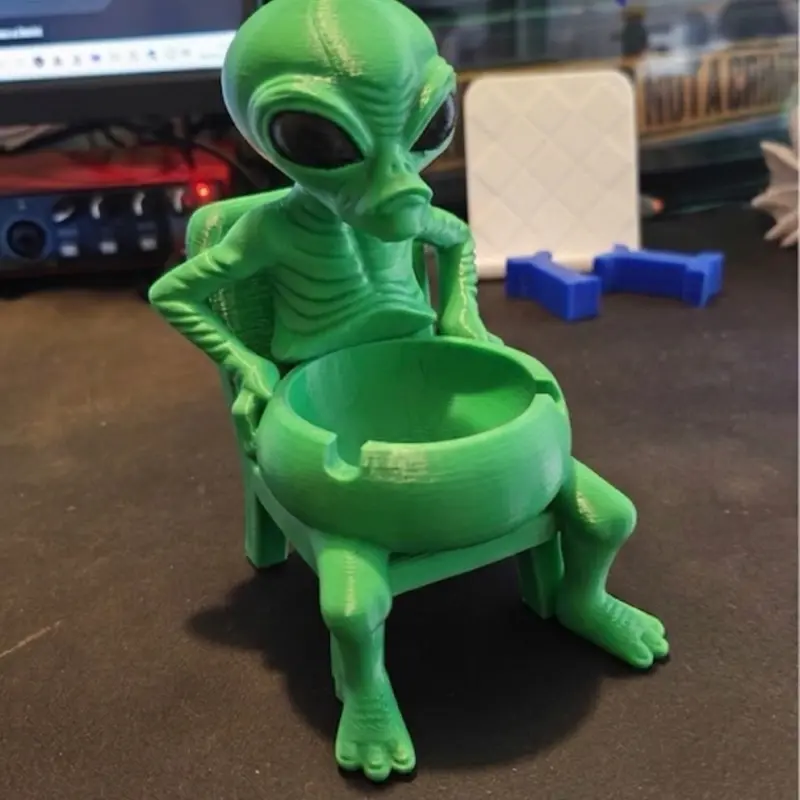 Creative Alien in Chair Ashtray - 3D Printed Sci-Fi Home Decor & Gift