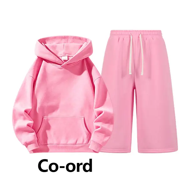 Men’s hooded sweatshirt set, solid color street style, kangaroo-pocket hoodie + wide-leg seven-eighths sweatpants, fleece-lined warm athletic set with elastic waistband and drawstring design, men’s sportswear, new for autumn/winter.