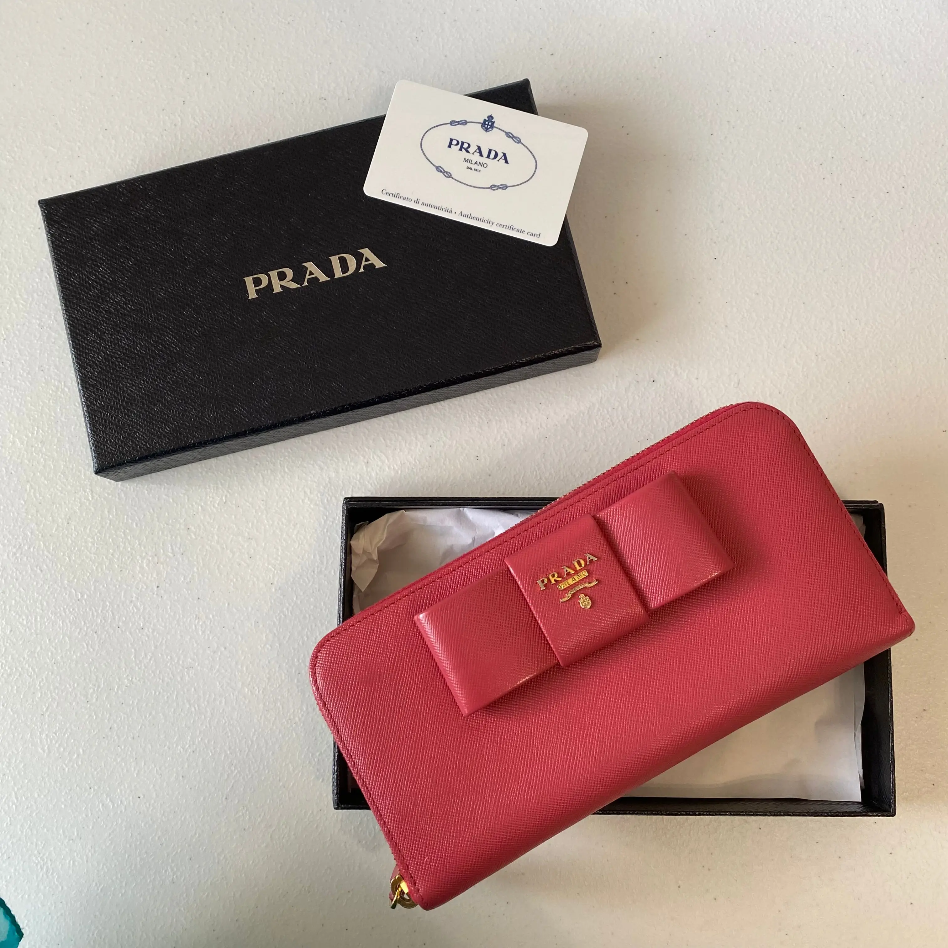 Pre-owned PRADA zipper wallet  Small leather goods pink saffiano leather wallet Authentic with box coa