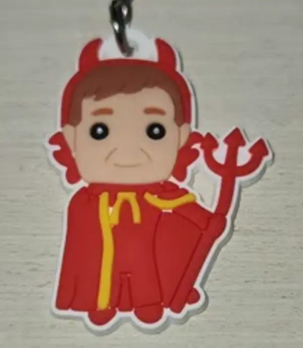 Hocus Pocus Whimsical Devil Keychain - Classic Commemorative Movie Character Art Collectible, Ideal for Fans, Everyday Use