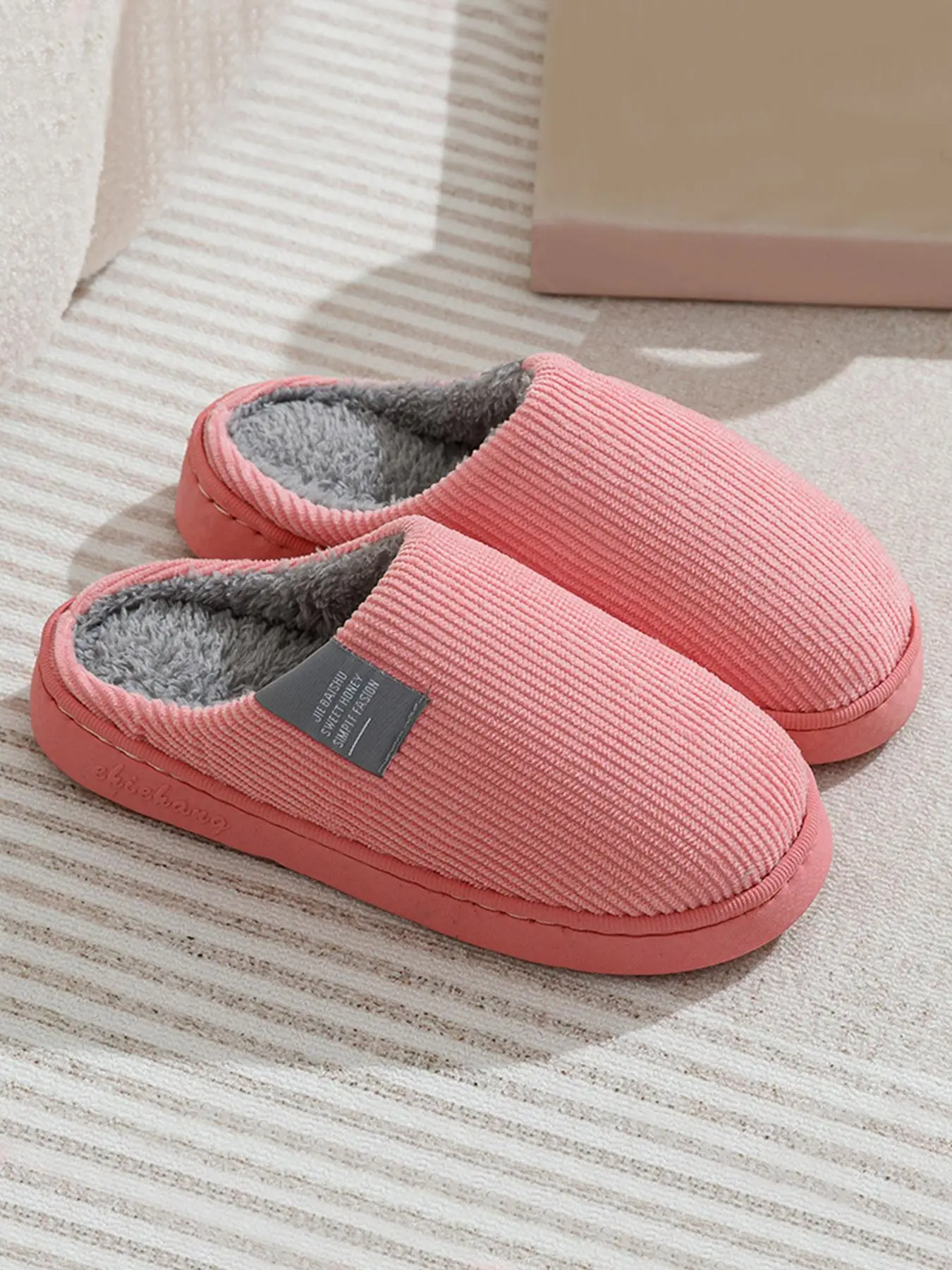 Striped Print Letter Label Design Plush Slippers for Galentineday Wear, Casual Soft Comfortable Home Slippers, All-match Indoor Shoes for Daily Use