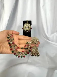 Danvi Bahubali Earring Tikka Set-Red & Green