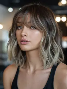 Fashionable New Shoulder-Length Short Curly Brown Gradient Wigs with Bangs, Synthetic Hair Wig, Synthetic Women's Wigs for Ordinary Work, Life, Dance Parties and All Occasions