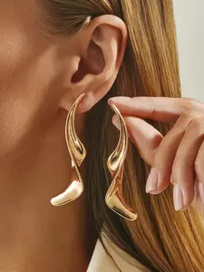 Vintage Minimalist Liquid Metal Earrings, Twisted Geometric Studs, Luxurious High-End Design, Perfect for Work, Parties, Art Exhibitions, Stud Earring Jewelry