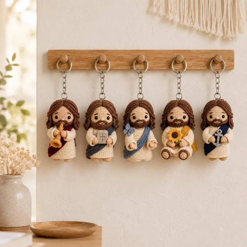 Handmade Crochet Jesus Keychain | Christian Gift | Inspirational Amigurumi Keyring | Bible Gift for Friends & Family