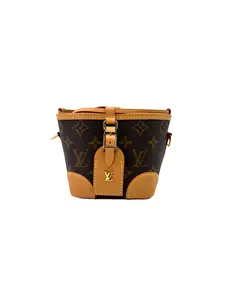 Pre-owned Louis Vuitton LEATHER Crossbody Bags Monogram Canvas Noe Purse LVH260420