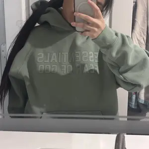 SHOWN ON SCREEN/ ACCESSORY C