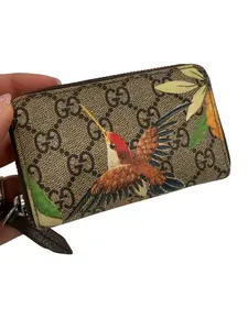 Pre-owned GUCCI Coated Canvas Compact Zippy GG Supreme Compact Zip Coin & Card Case Flora Print