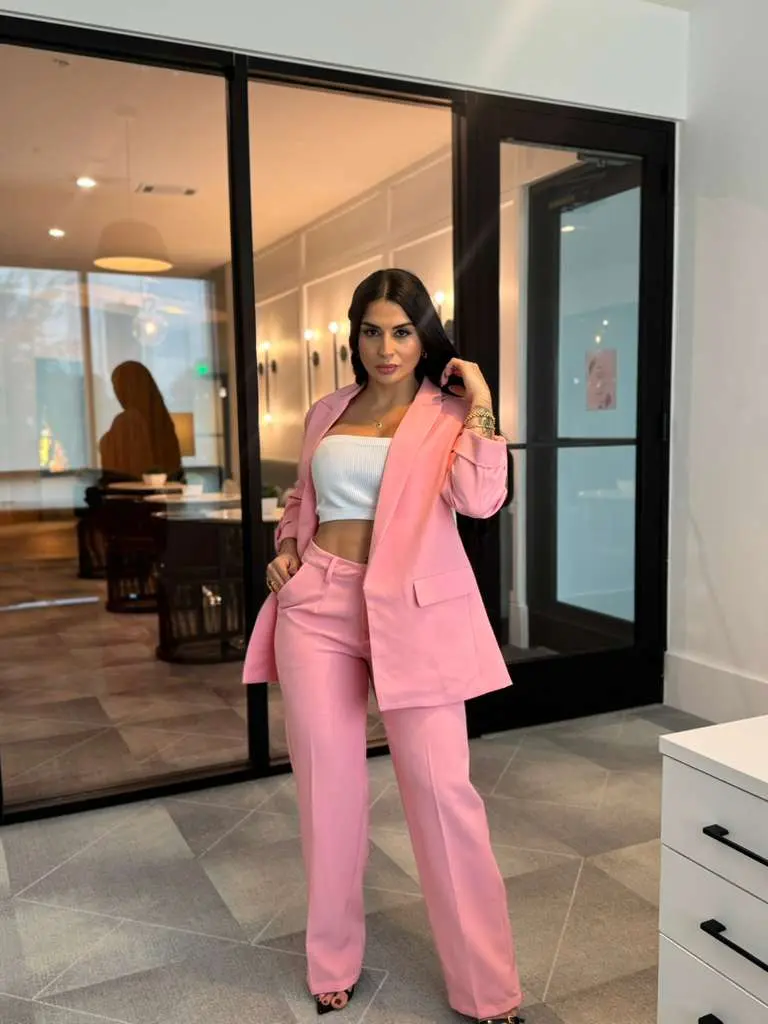 SET PRESS Pink Blazer and Matching Pants Set for Women's Fashionable Outfits Stylish Blazer and Pants Ideal for Various Occasions Elegance Clothes