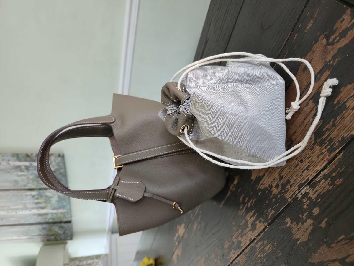 Item: Brown, one-size