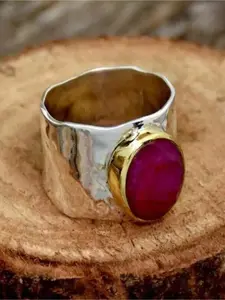 Vintage Band Ring Inlaid With Red Zirconia On The Surface Vintage Promise Rings Multi Sizes To Choose Suitable For Men And Women Match Daily Outfits