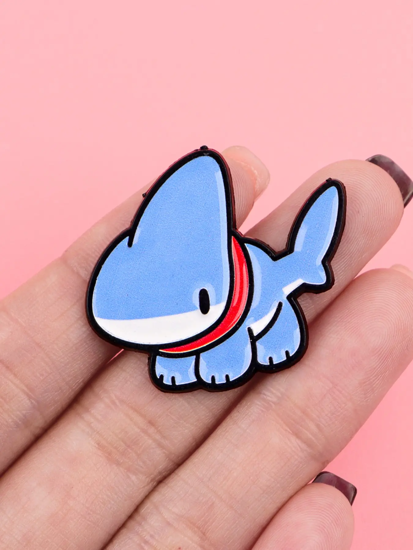 Adorable Shark Enamel Brooch Pin, Cartoon Animal Design Zinc Alloy Fashion Accessory, Ideal Gift for Friends, All Seasons Wear, Lapel Pin, Enamel Lapel Pins
