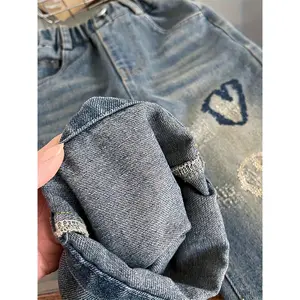 Girls' New Korean Style Straight-Leg Denim Pants with Heart Embroidery for Spring/Autumn