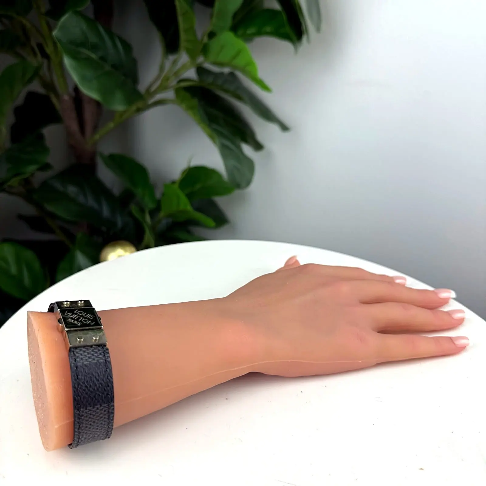 Pre-owned Authentic Louis Vuitton Damier Graphite Cuff Bracelet Size 6.5 7"