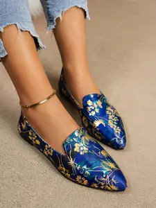 A pair of women's casual fashion Design leopard print pointed slip-on flat shoes, all-season suitable soft fabric casual shoes, lightweight and easy-to-wear comfortable Mary Jane flat women's shoes