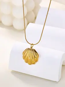 1 Pcs Gold Color Shell Necklace for Women Stainless Steel Shell Pendant Necklace Fashion Waterproof Jewelry,Perfect Gifts for Birthday,Party,Vacation,Wedding,Anniversary,Thanksgiving,Christmas,Mother's Day
