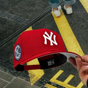 New Era New York Yankees Red Baseball Cap – Adjustable Curved Brim Hat with Embroidered NY Logo, Streetwear MLB Cap for Men Women Trendy Style
