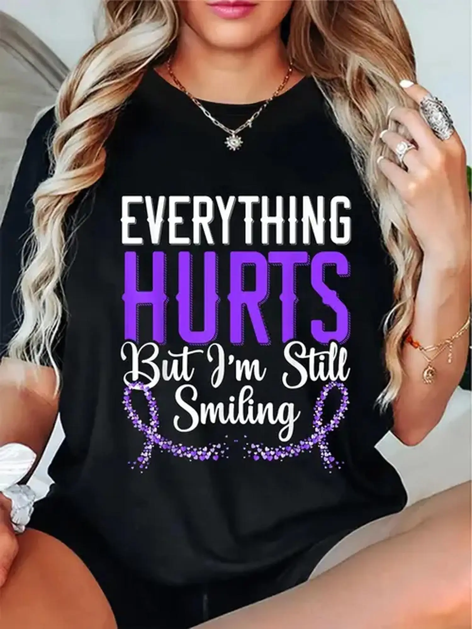 Women's Plus Size Black Graphic Crew Neck T-Shirt - Cotton Loose Fit with "Everything Hurts But I'm Still Smiling" Slogan & Floral Accents, Machine Washable All-Season Casual Tee for Gym, Outdoor, Summer (Sizes S-3XL), Ladies T Shirts, Gym Attire, Playful