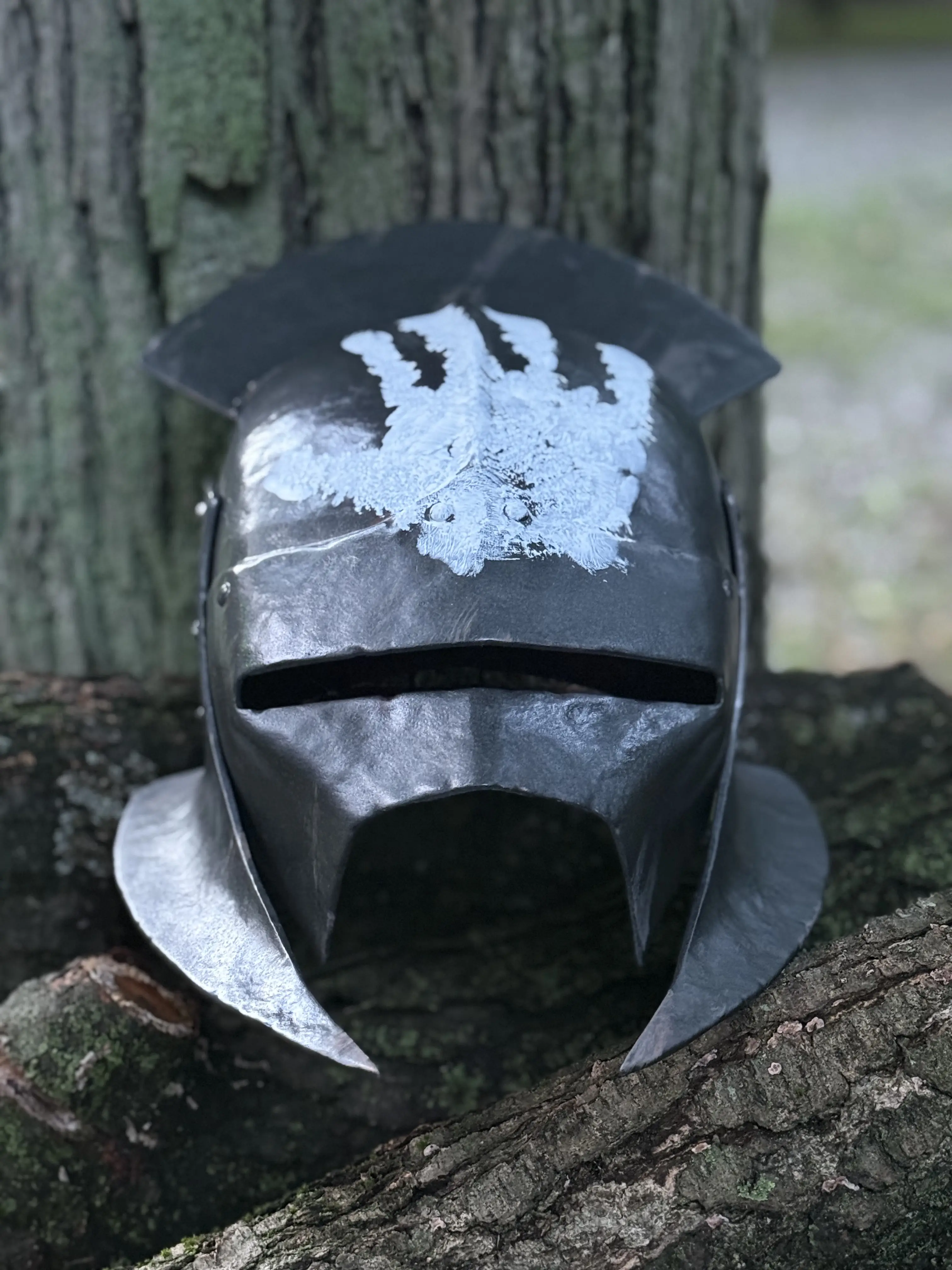 Uruk Hai White Hand Helmet Uruk Hai White Hand Helmet