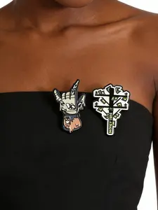Money Tree Enamel Pins Custom Zombie Hand Brooches Lapel Badges Clothes Punk Cool Gothic Jewelry Friendship Gift for Friends