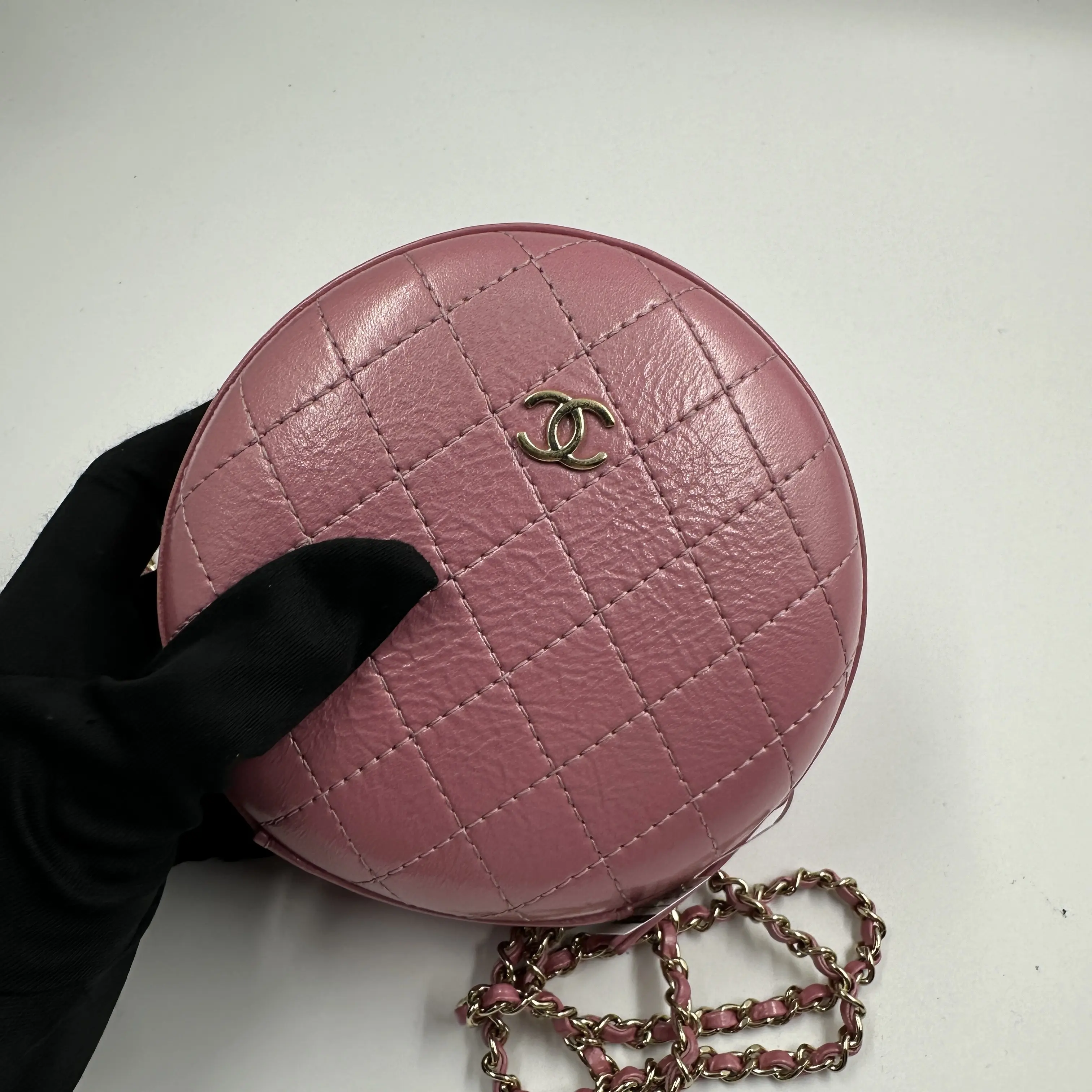 Pre-owned CHANEL Round Chain Clutch A101169