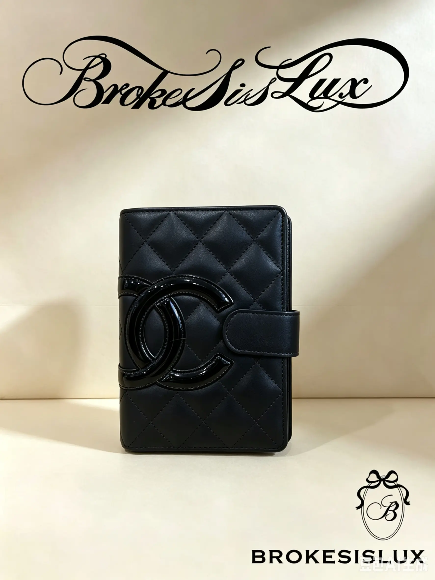 Pre-owned CHANEL Classic Black Quilted Lambskin Compact Wallet Large Glossy CC Logo, Snap Closure, Diamond Stitching, Polished Metal, 10 cm Width, 3 cm Feature, Bill Compartment, Lambskin Fabric, Travel Bag Accessory