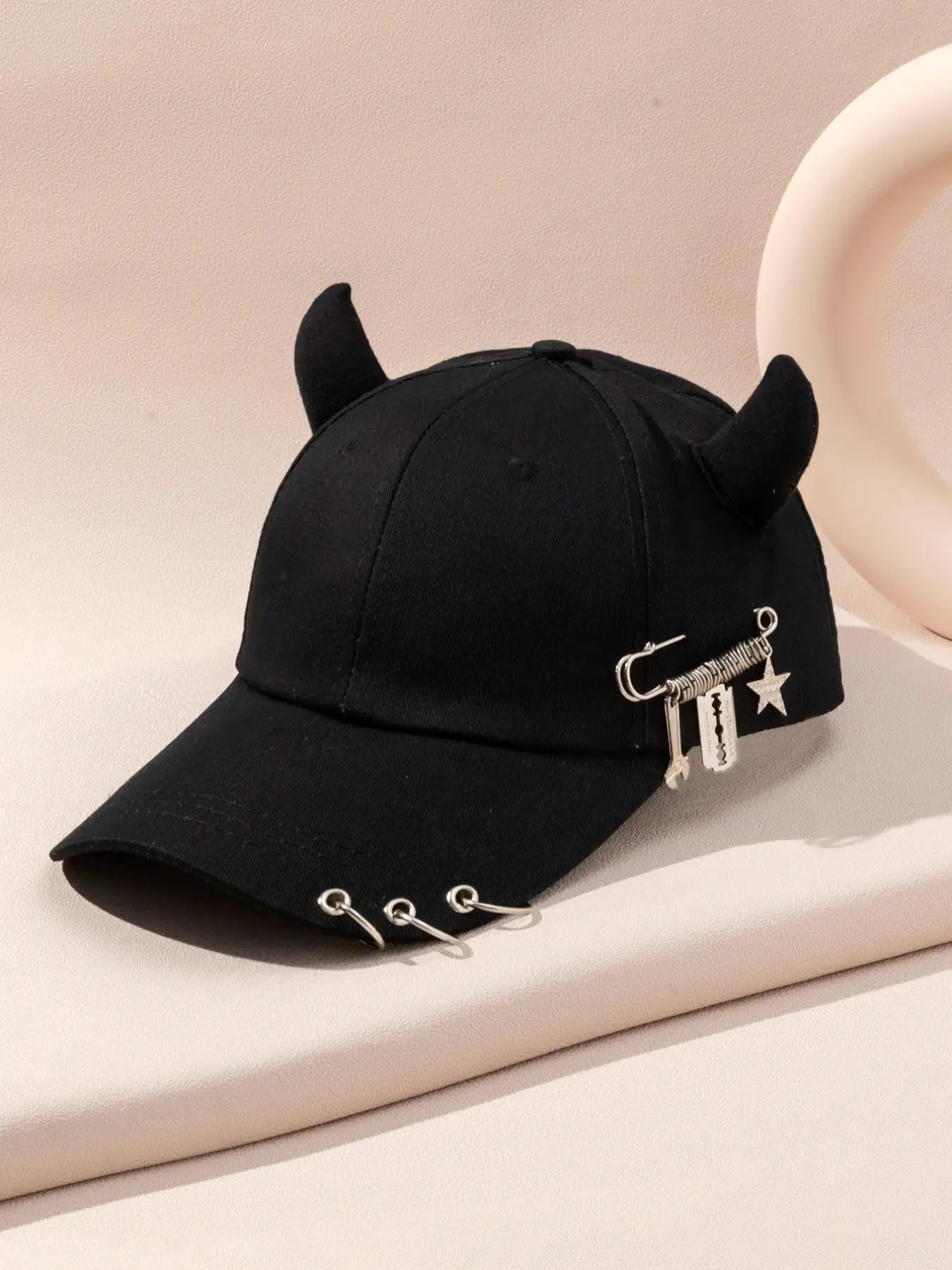 Solid Color Cow Ear Baseball Cap, Fashion Grommet Eyelet & Chain Design Funny Hat, New Trendy Casual Sports Hat for Men and Women, Outdoor Sun Protect