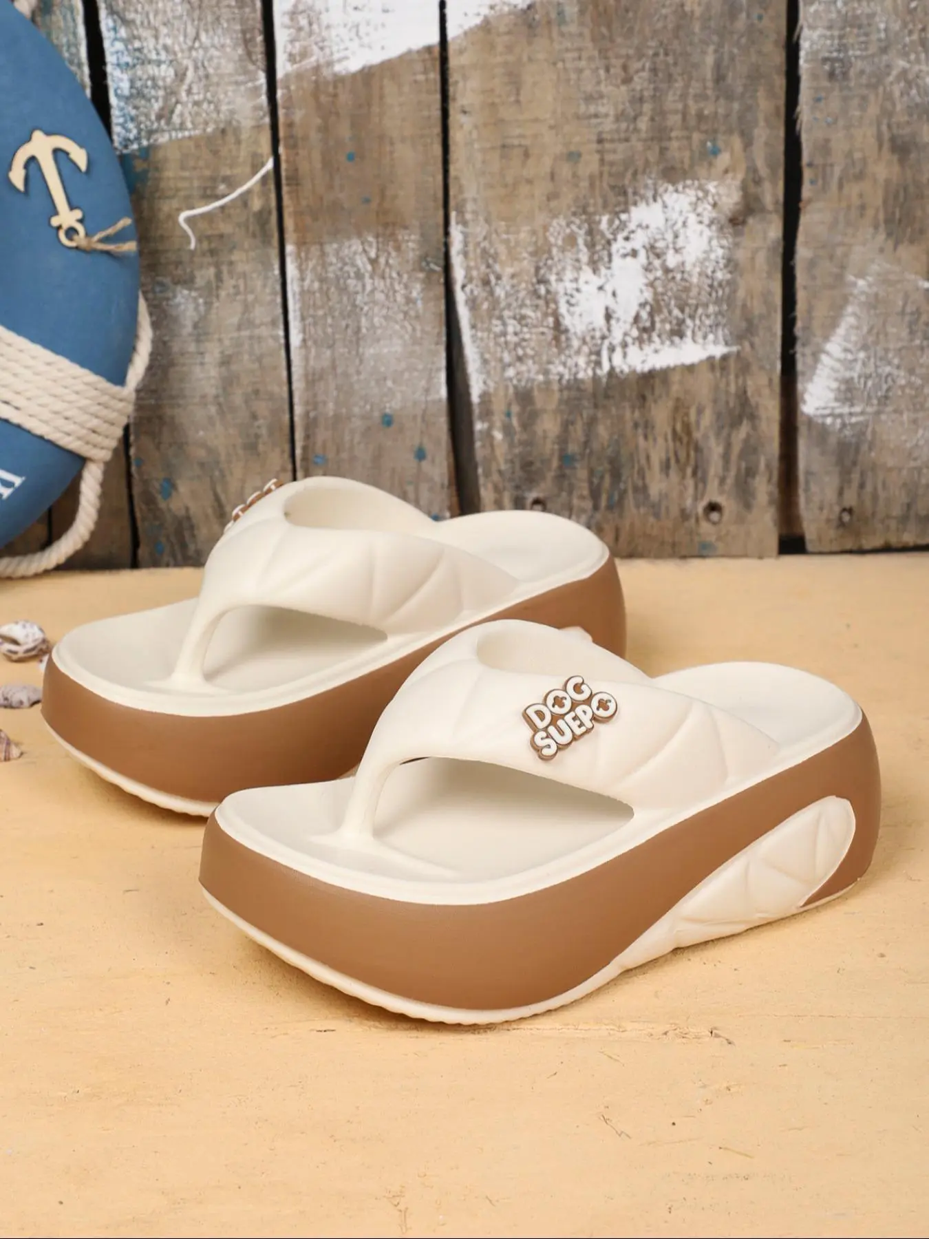 A pair of women's comfortable thick-soled flip-flops, Eva Flip Flops, Flip Flops Shoes, outdoor comfortable women's sandals, suitable for summer beach and seaside vacation outfits, Casual Outdoor Sandals