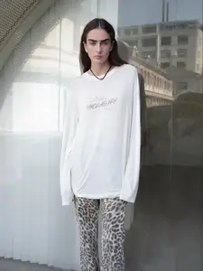 Relaxed, fashionable, classic and versatile Australian wool printed round neck, slightly loose, slim fit, draped long-sleeved T-shirt