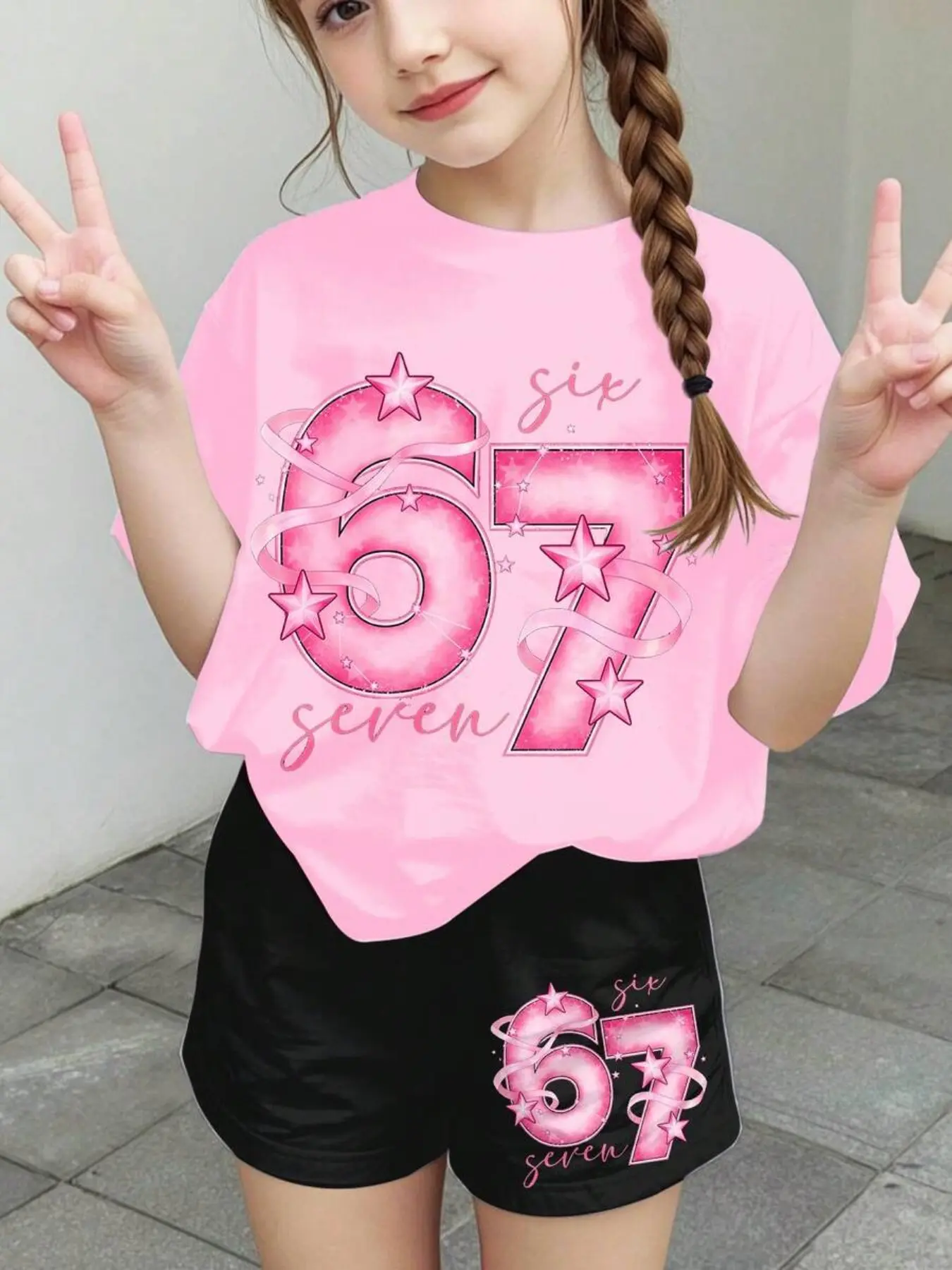 Girls' Pink Starry Number 67 Print Short Sleeve & Shorts Two-Piece Set, Sweet & Cool Kids Outfit, Casual Set, Summer Clothing Set