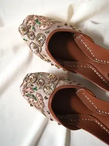 Beige Handmade Jutti/Khussa Beige Handmade Jutti/Khussa