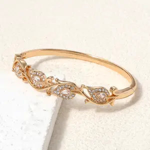 Luxury Teardrop Leaf Filigree Cuff Bangle Bracelet for Women, Sophisticated Nature-Inspired Statement Wrist Accessory, Premium Craftsmanship Timeless Bangle for Daily Formal Wear, Trending Jewelry Gift