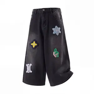 Men's 3/4 Baggy Denim Shorts Y2K HipHop Streetwear Chenille Flower Patches Wide Leg Jorts Vintage Black Washed Knee Length Casual Skate Shorts Unisex Menswear Jeans Wetsuit Trouser Pants Pocket Motocross