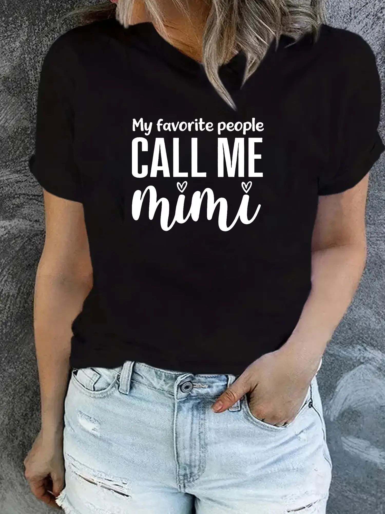 This Casual Short-Sleeved T-Shirt for Women Features a Loose Fit And a Comfortable, Stylish Design, Making It Perfect for Daily Wear in Spring And Summer.It Includes The Phrase "My Loved Ones All Call Me Mimi."