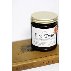 Plot Twist Candle