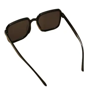 Trendy Oversized Sunglasses with Chain on Side, uv protection shade