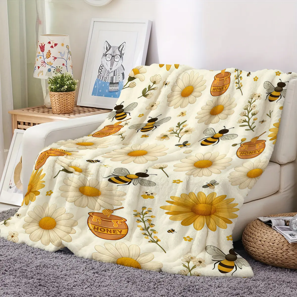 Bee floral flannel blanket, yellow soft and comfortable throw blanket, versatile all-season fleece blanket