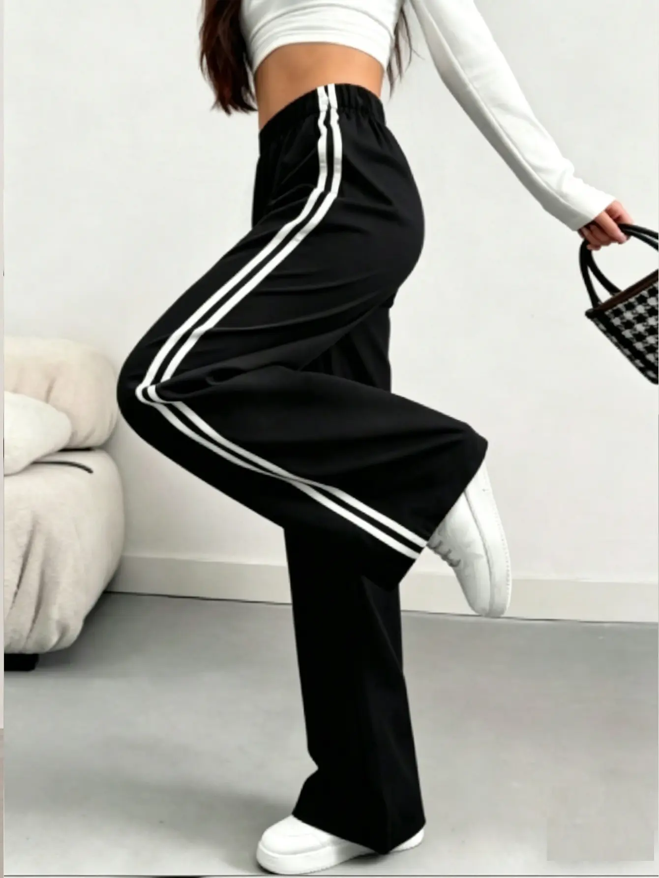 Women's Spring/Summer Soft Baggy Straight Drawstring Pants - Streetwear Sportswear, Solid-Color & Color-Block Activewear with Adjustable Belt, Side Pockets, High-Quality Fabric (Classic Black, Light Gray), Style