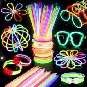 467Pcs Glow Sticks Christmas Party Favors New Year Eve Party Supplies for Kids Adult Glow in the Dark 4th of July Accessories Neon Decors Glowsticks Bulk 8 Colors 8" with Connectors for Parties