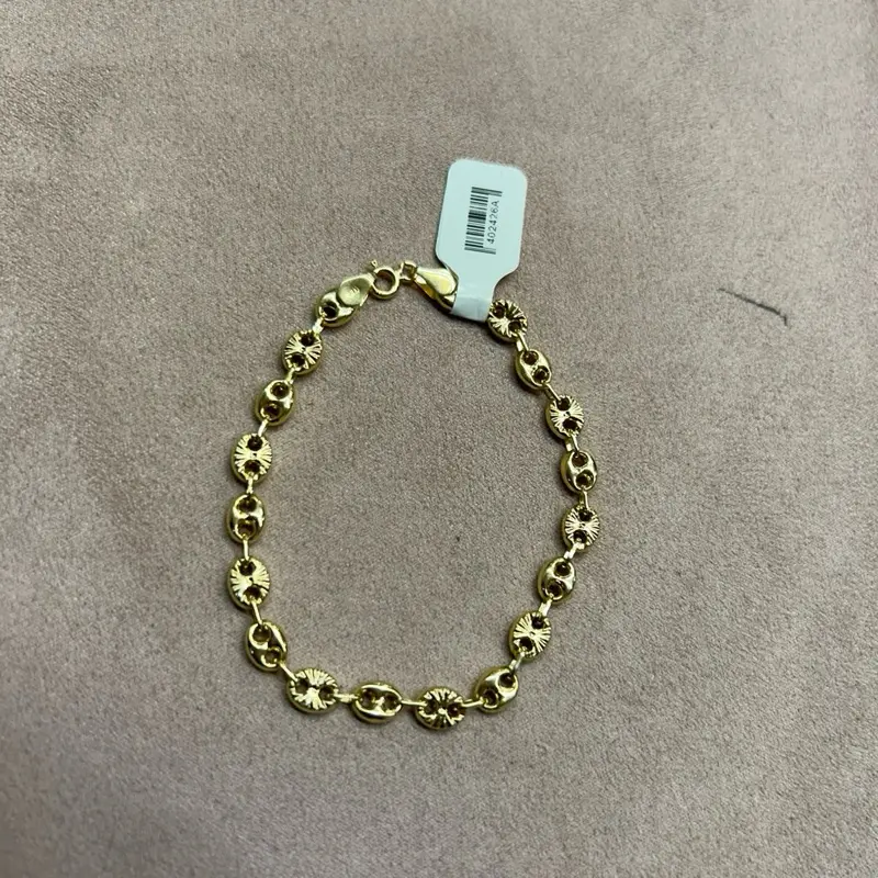 18K Yellow Gold Bracelet Size 7 Inch Classic Design for Everyday Wear Elegant Jewelry