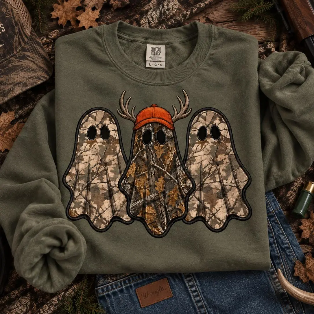 Retro Ghost Hunting Halloween Sweatshirt, Spooky Camo Graphic Pullover Vintage Ghost Hunter Crewneck Fall Fleece Top Cute Halloween Gift for Women