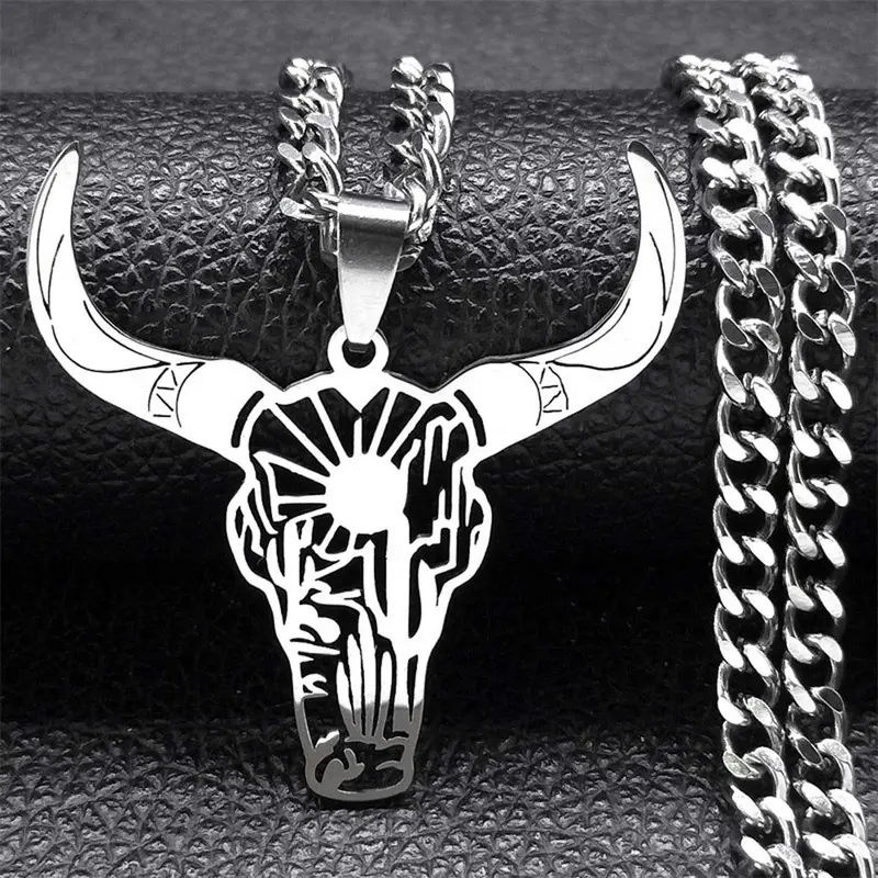 Unisex Cowboy Theme Hollow Bullhead Animal Pendant Necklace - Durable Metal Coating Built, 50cm Adjustable Chain, Bullfighting Motif, Western Boldness, Everyday Wear Jewelry Gift Accessory