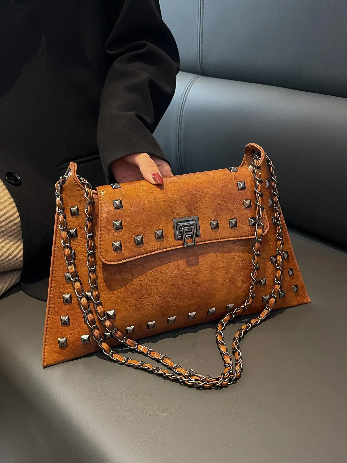 Women's Rivet Decor Shoulder Bag, Fashionable Solid Color Bag for Daily Used, Casual Trendy Versatile High-quality Daily Commuting Bag, Girl Fashionab