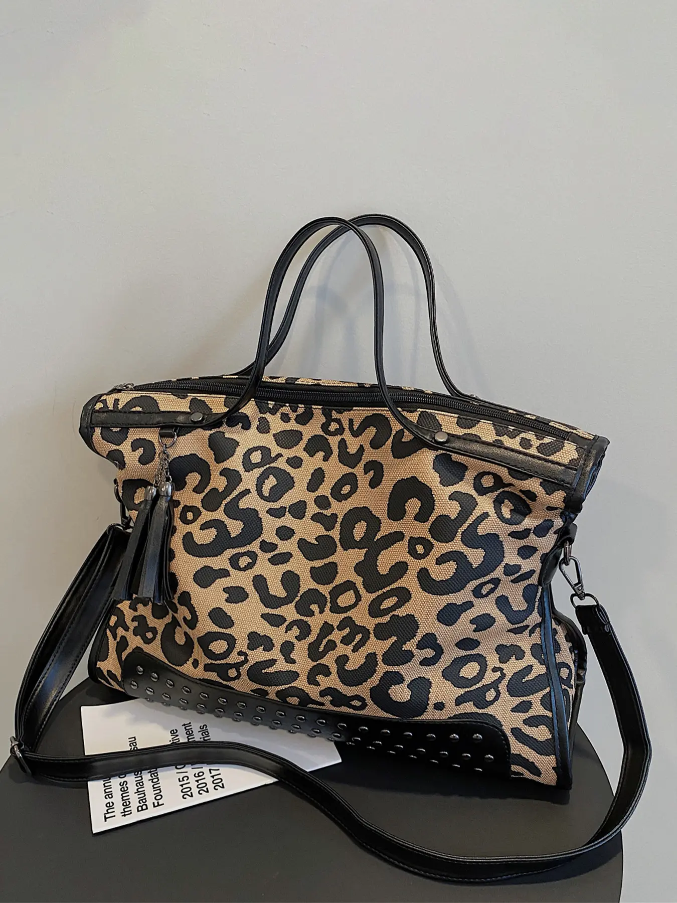 Ladies' tote bag autumn and winter new leopard print design fashionable, simple, retro, casual daily travel, versatile for work, school, commuting, large capacity, practical Daily Commuter Purse