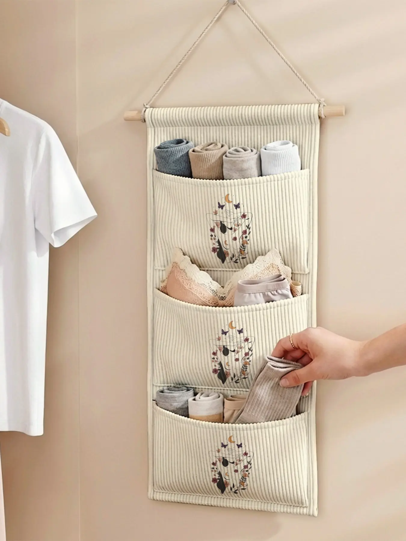 1pc Kitchen Door Hanging Storage Bag, Artistic Pattern, Decorative, 3-Tier Multi-Compartment, Organize Utensils, Spices, Towels, Small Items