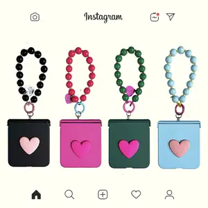 Classic 3D Love Case with Heart Bracelet for Samsung Galaxy Zflip7 6 5 Xiaomi Mix Flip2 Motorola Razr 70Ultra 60Ultra 50 Cover
