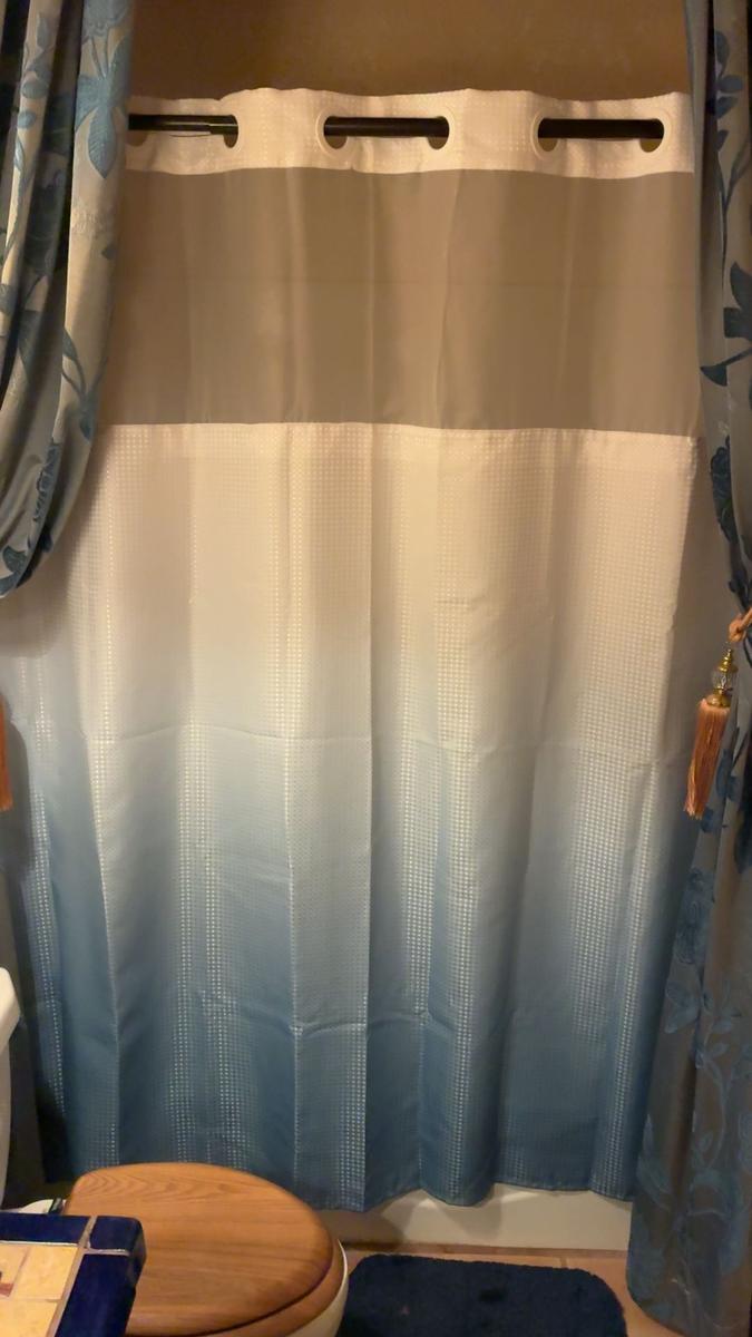 Item: Light Blue, 71''*74''/180cm*188cm