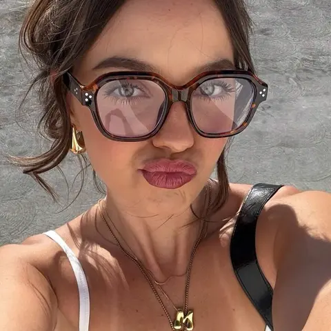 Square Frame Casual Women Anti-Blue Light Glasses, Square Frame Eyeglasses, Unisex Basic Fashion Eyewear, Lightweight Comfortable for Daily Wear, Stylish Square Frames, Trendy Casual Eyeglasses, Fashion Accessory Eyewear