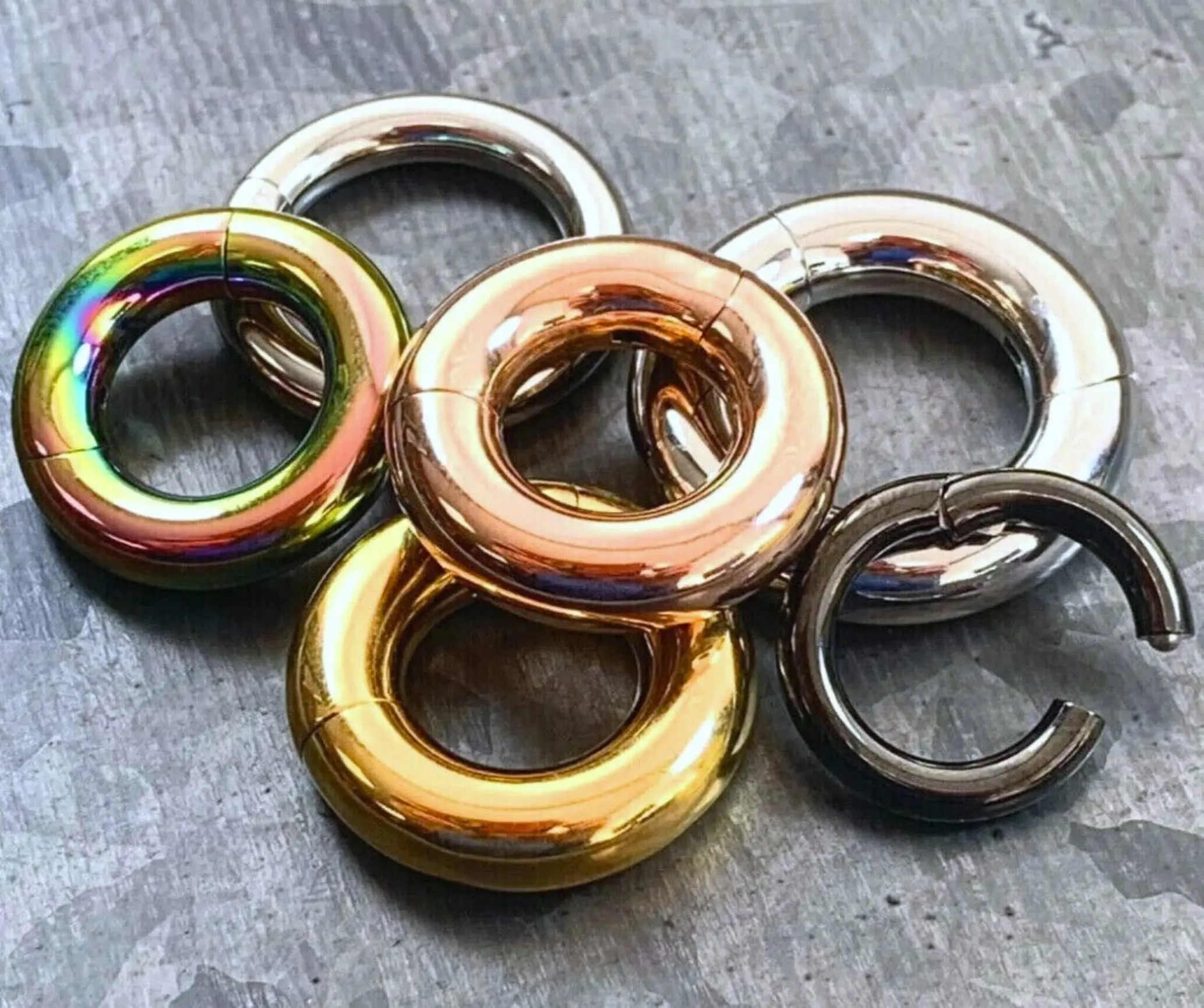 1 Piece Large Gauge Steel Hinged Segment Ring/Hoop - Easy and Secure Clickers -  Gauges 8g (3.2mm) thru 2g (6mm)